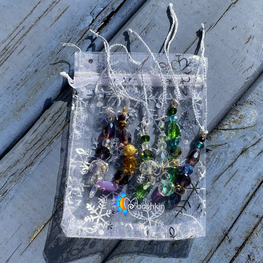 Handmade Christmas decorations: jewelled 'dewdrops'