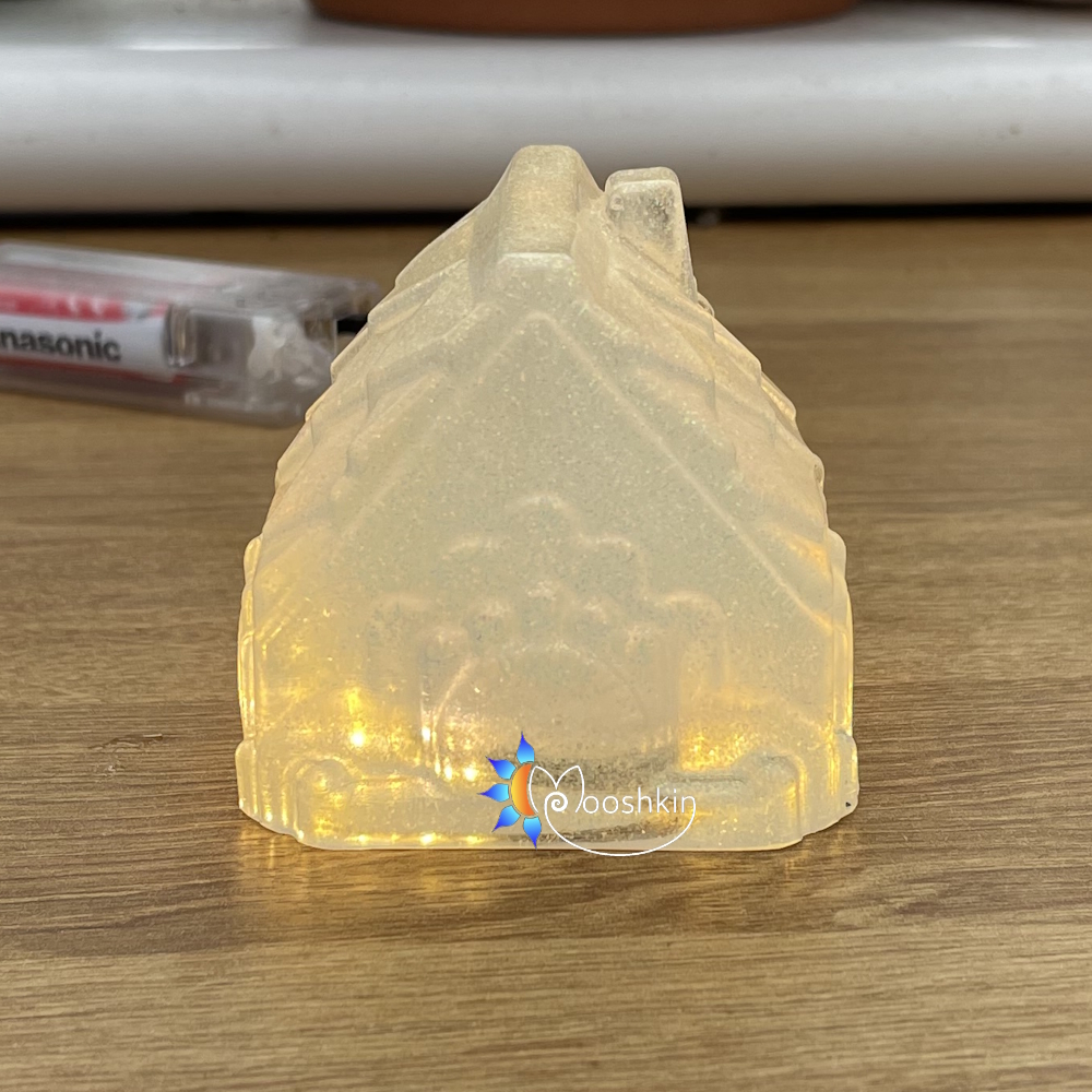 Handmade resin light-up cottages - Image 4